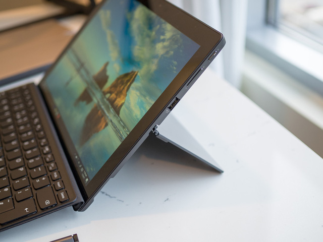 lenovo trinh lang miix 720 thach thuc surface pro cua microsoft