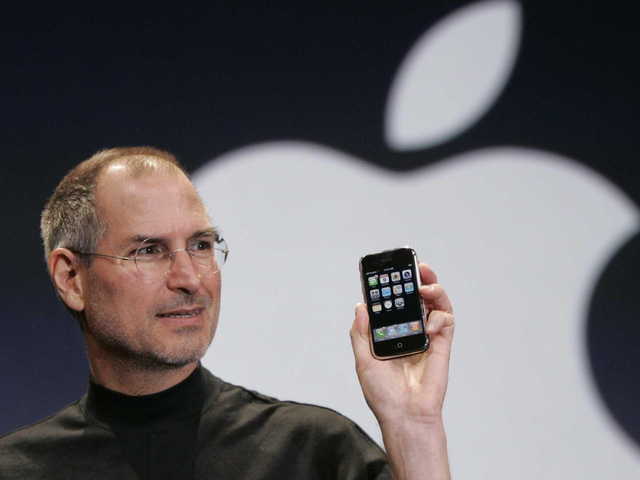 dung ngay nay 10 nam truoc steve jobs da ra mat chiec iphone dau tien truoc ca the gioi