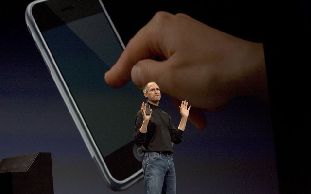 dung ngay nay 10 nam truoc steve jobs da ra mat chiec iphone dau tien truoc ca the gioi
