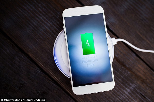 iphone 8 co the duoc trang bi cong nghe sac khong day cach xa hon 4m