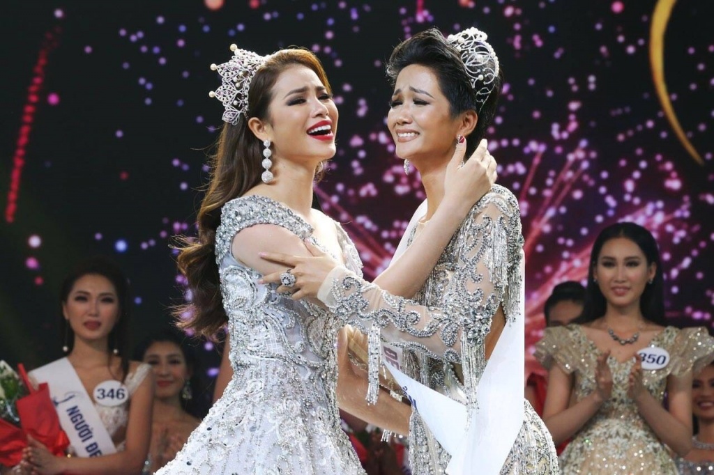 khen thuong dot xuat cho tan hoa hau hoan vu viet nam hhen nie