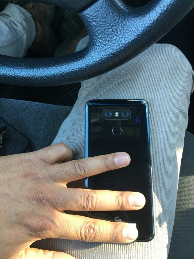 lg g6 tie p tu c lo a nh thu c te la n na y la ba n ma u ba c sang tro ng man always on