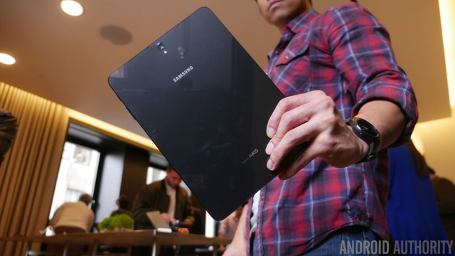 samsung chinh thuc ra mat galaxy tab s3 kich thuoc 97 inch thiet ke bong bay co but s pen co lon