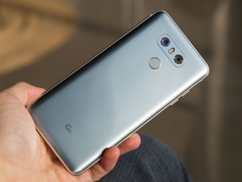 tren tay lg g6 man hinh lon vo kim loai camera kep 2 khau do