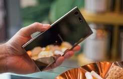 Sony Xperia XZ Premium sẽ có giá 18,2 triệu đồng, bán ra vào cuối tháng 3
