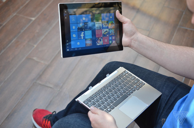 chi voi 199 usd ban da co the so huu may tinh bang 2 trong 1 chay windows moi nhat cua lenovo