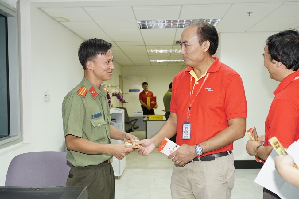 Lãnh đạo Cục Hàng không thị sát hoạt động mùa cao điểm Tết tại sân bay lanh dao cuc hang khong thi sat hoat dong mua cao diem tet tai san bay