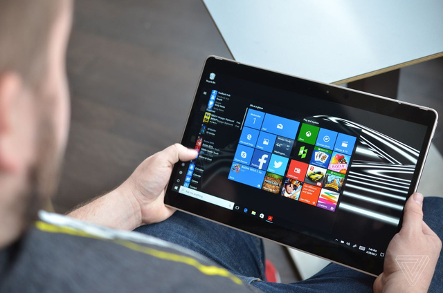can canh porsche design book one su thay the tuyet voi cho surface book