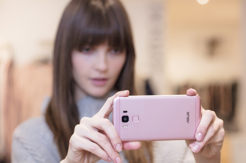 huong toi 83 asus ra mat phien ban zenfone 3 max 55 mau hong