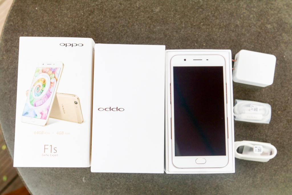 oppo f1s 2017 nang cap khong nhieu nhung van hap dan