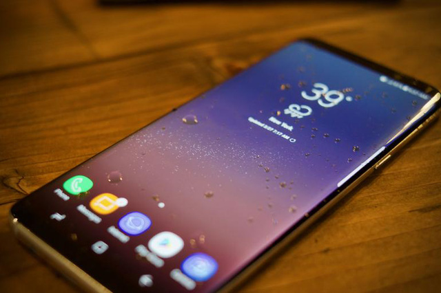 bo doi galaxy s8s8 cu a samsung tie p tu c di nh lo i thuo ng xuyen tu kho i do ng la i