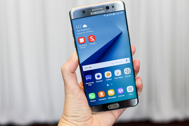 samsung galaxy note 7 co man hinh hien thi xuat sac nhat pha vo nhieu ky luc