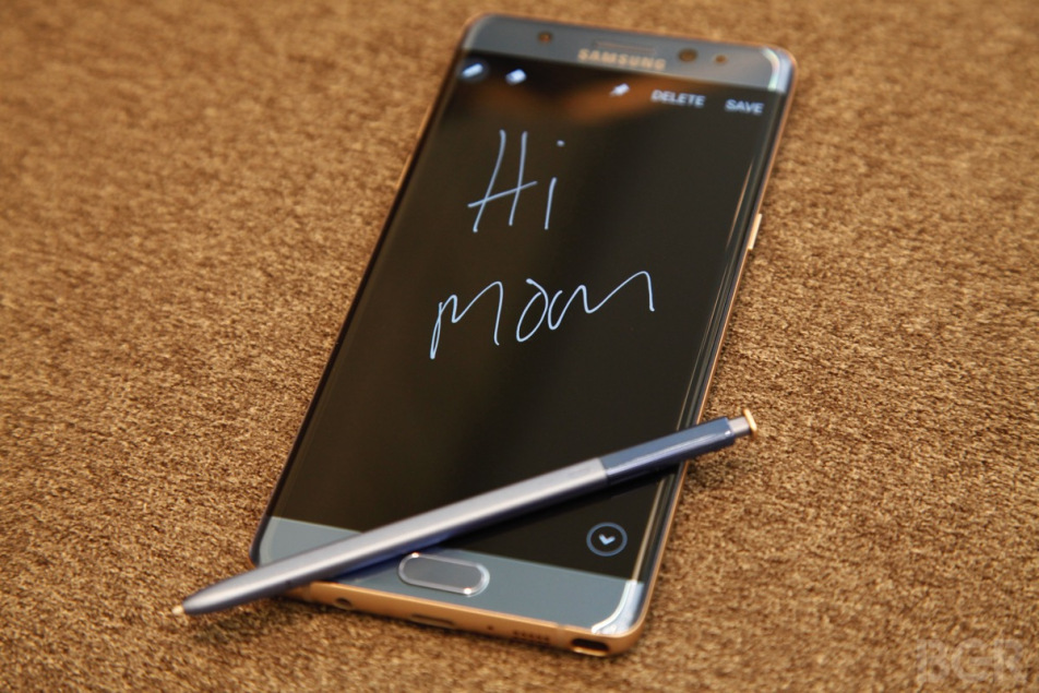 samsung galaxy note 7 co man hinh hien thi xuat sac nhat pha vo nhieu ky luc