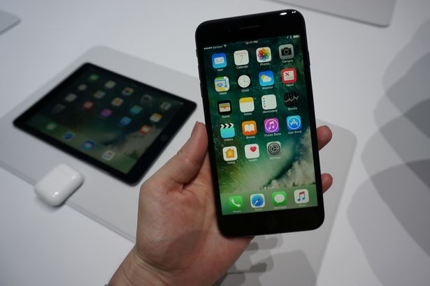 ly giai nguyen nhan iphone 7 phat ra am thanh la nhu tieng rit gio