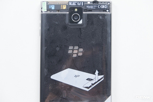 phan biet blackberry passport quoc te chuan va hang nhai