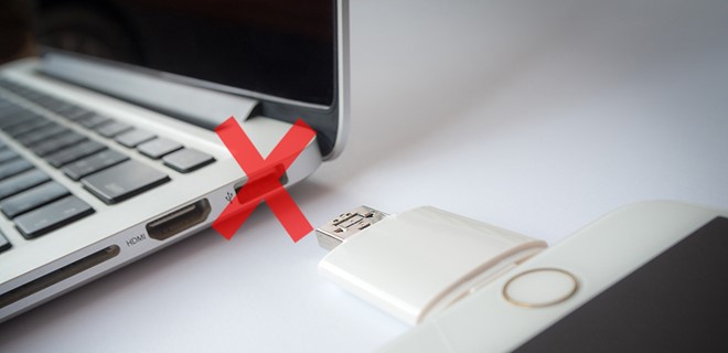 apple co the khai tu cong usb