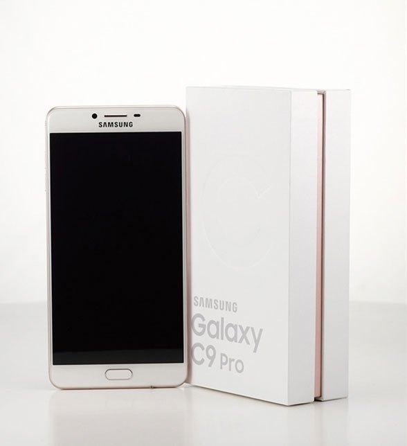 samsung ra mat galaxy c9 pro smartphone dau tien cua hang co 6 gb ram
