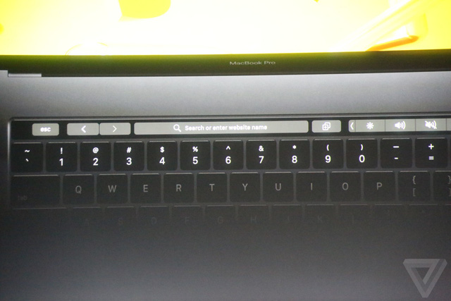 tat ca nhung dieu ban co the lam voi touch bar tren macbook pro moi