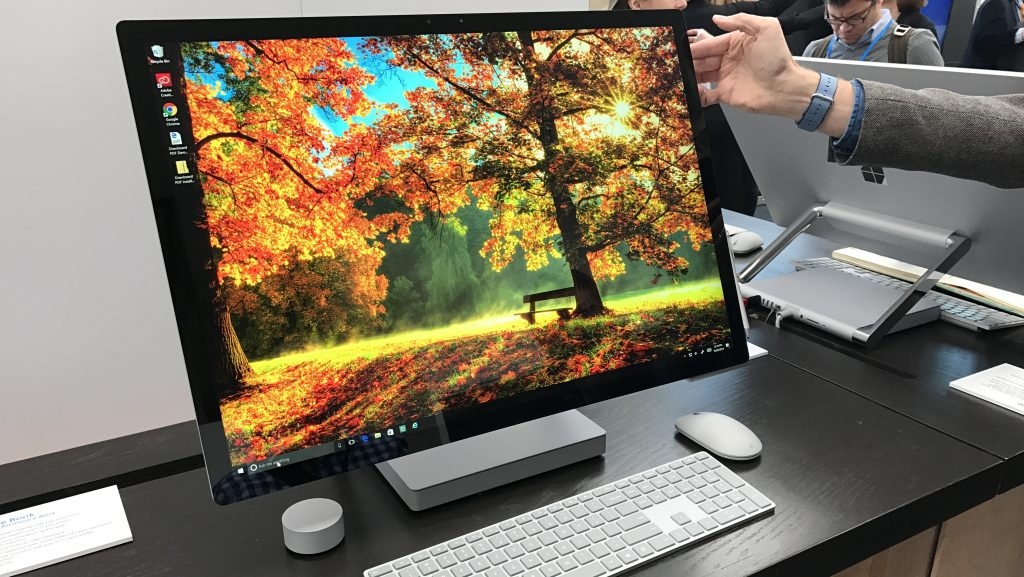 surface studio ban het sach chi sau vai ngay ra mat
