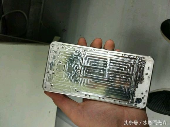ro ri nhung hinh anh duoc cho la smartphone android moi cua nokia