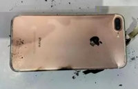 iphone 7 cung bi troc son chang khac gi iphone 6s chat luong gia cong cua apple ngay cang te