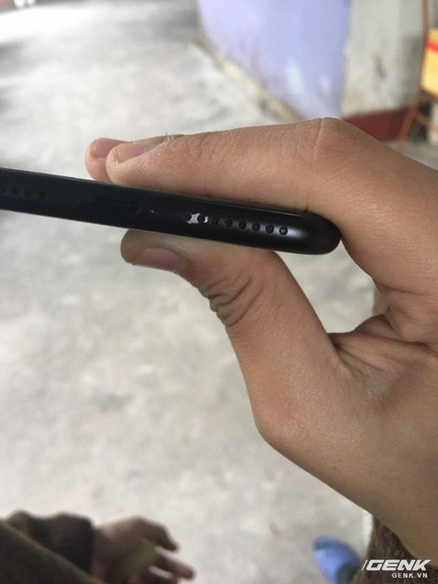 iphone 7 cung bi troc son chang khac gi iphone 6s chat luong gia cong cua apple ngay cang te