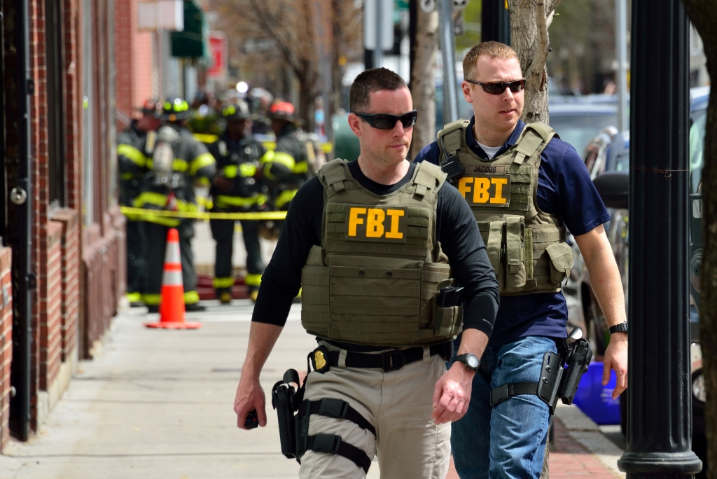 fbi thua nhan co the be khoa gan nhu moi thiet bi