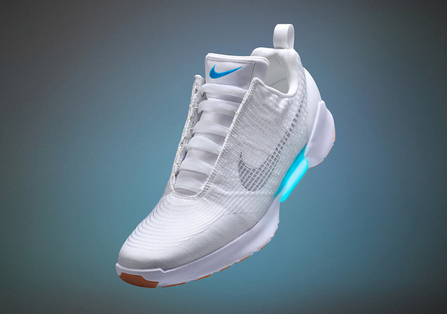 nike chinh thuc cong bo gia ban le va mau sac cua nike hyperadapt doi giay tu that day dau tien tren the gioi
