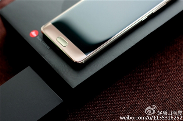 man hinh cong xu huong samsung di dau tat ca cac hang trung quoc khac phai hoc tap