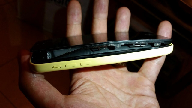 viet nam moi mua 1 tuan iphone 7 da bi phu pin nhung rat may la chua phat no tren may bay