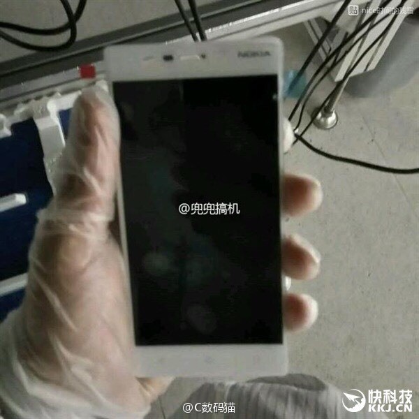 nokia d1c tiep tuc lo hinh anh va cau hinh
