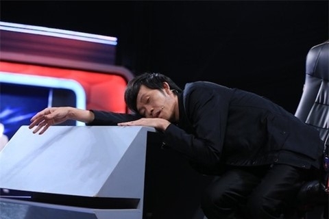 sao viet va cuoc song phia sau anh den san khau