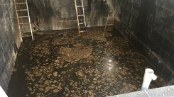 5 công nhân chết dưới hầm chứa nước hấp cá
