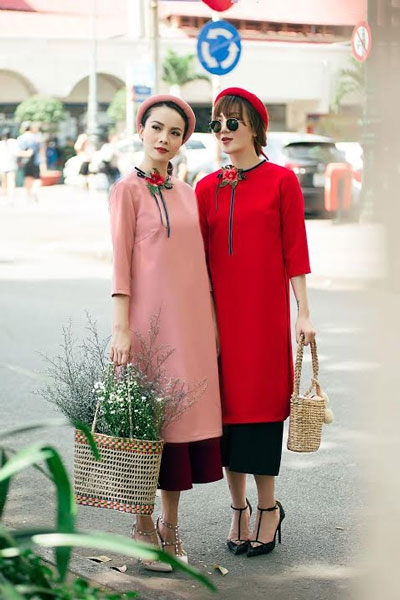 mot ao dai duoc nhieu sao viet khoe dip gan tet