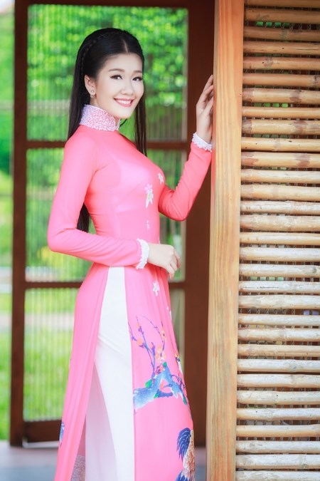 mot ao dai duoc nhieu sao viet khoe dip gan tet