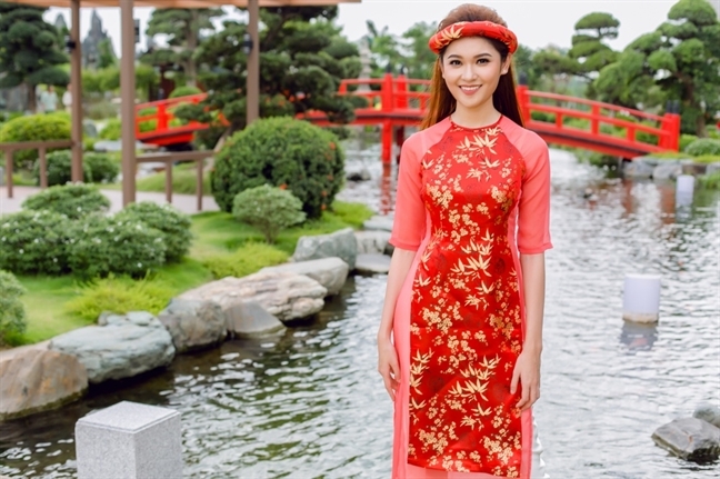 mot ao dai duoc nhieu sao viet khoe dip gan tet