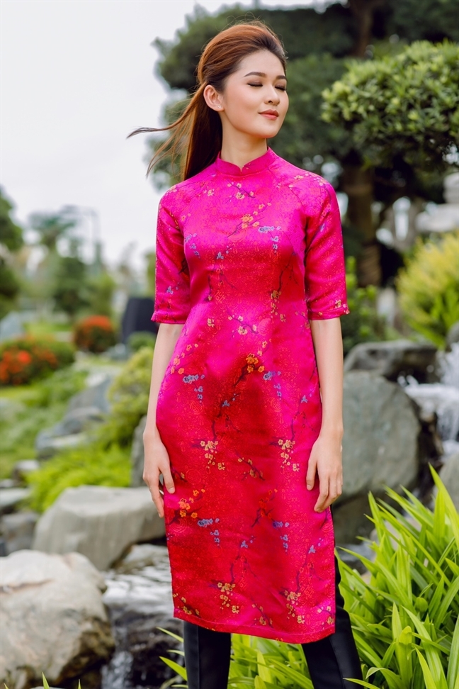mot ao dai duoc nhieu sao viet khoe dip gan tet
