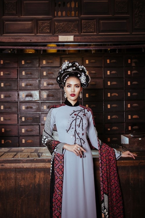 mot ao dai duoc nhieu sao viet khoe dip gan tet