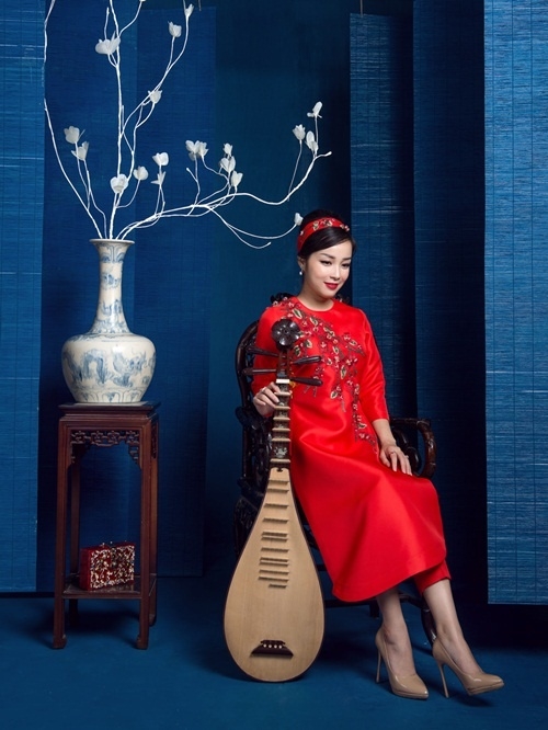 mot ao dai duoc nhieu sao viet khoe dip gan tet