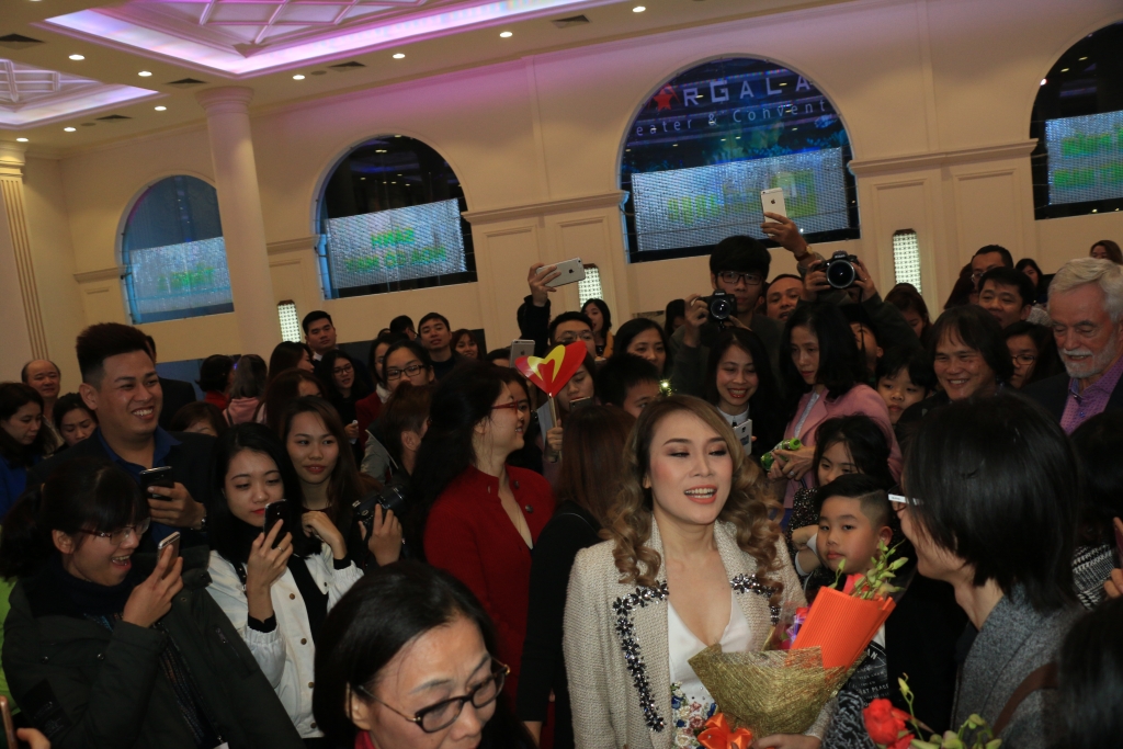 dat dao cam xuc trong dem nhac cua my tam tai ha noi