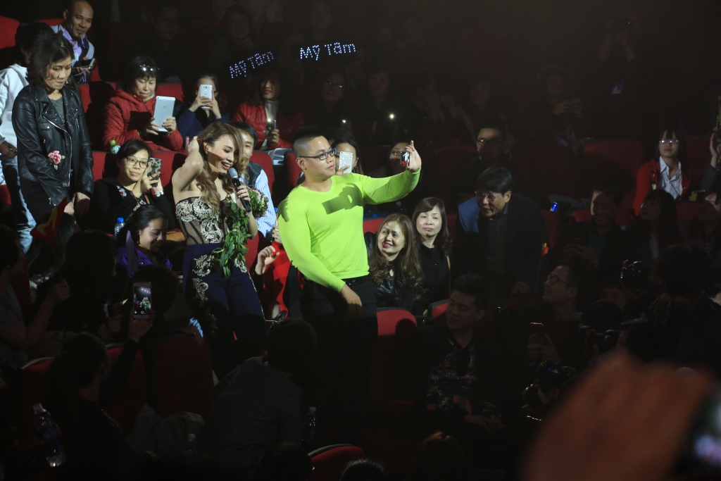 dat dao cam xuc trong dem nhac cua my tam tai ha noi
