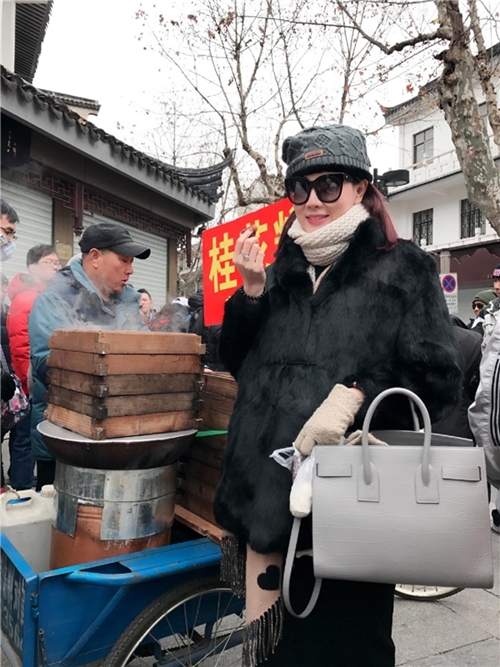 sao viet dua nhau xuat ngoai dau nam