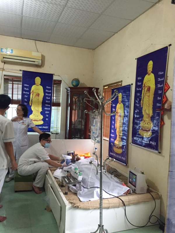 nghe si han van tinh da duoc gia dinh dua ve nha cham soc
