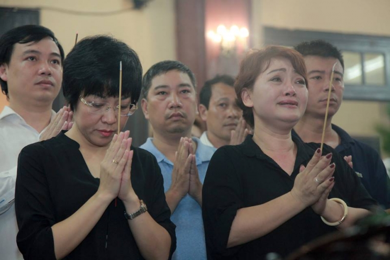 nhung hinh anh day xuc dong tai le tang nghe si han van tinh