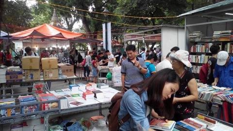 gioi tre hao hung tham gia hoi sach mua thu 2016