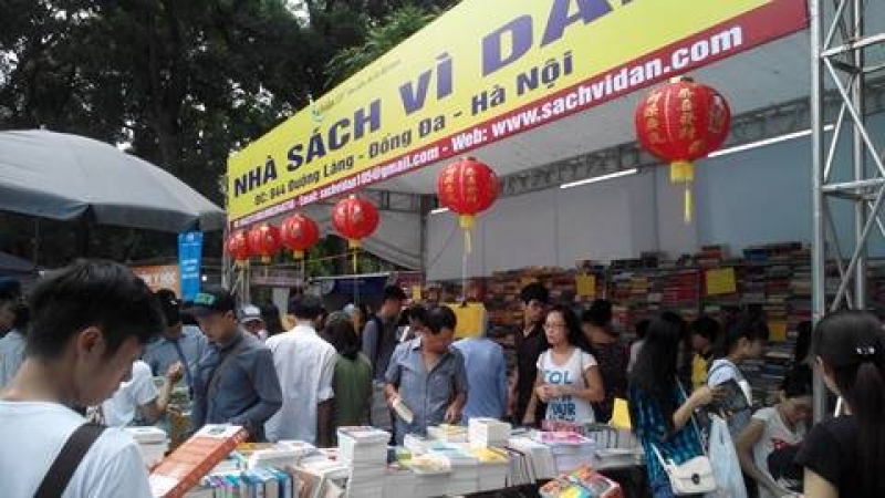 gioi tre hao hung tham gia hoi sach mua thu 2016