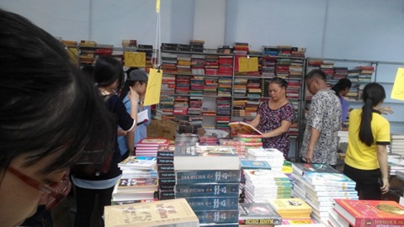 gioi tre hao hung tham gia hoi sach mua thu 2016
