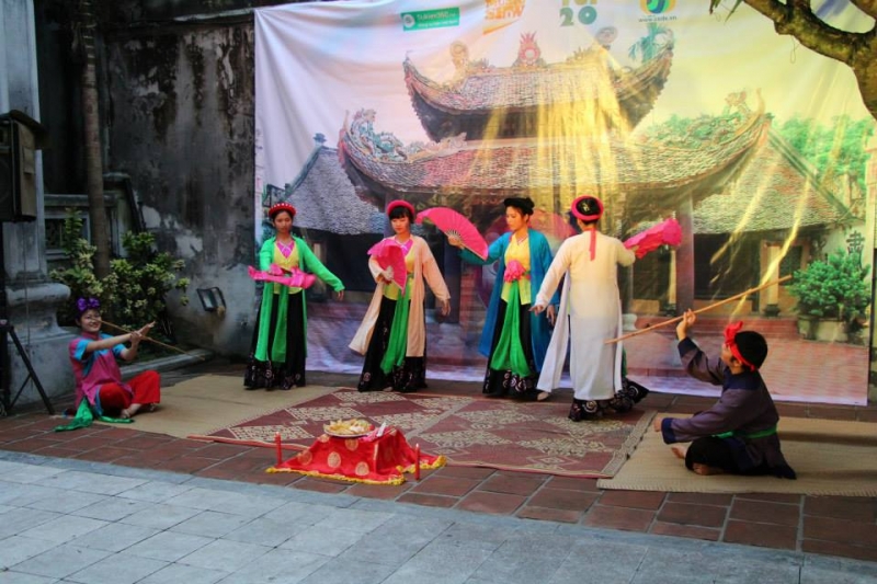 gap go nhom ban tre mang nghe thuat dan gian den voi gioi tre