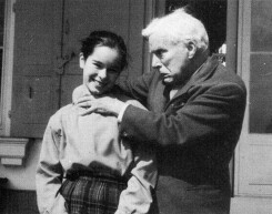 Con gái vua hài Charlie Chaplin được mời làm giám khảo LHP Hà Nội