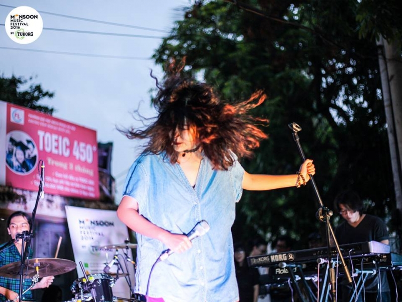 monsoon music festival 2016 khoi dong voi streetshows ruc lua